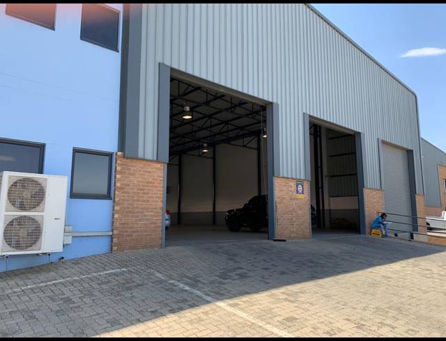 2,191M² WAREHOUSE TO LET IN COSMO BUSINESS PARK